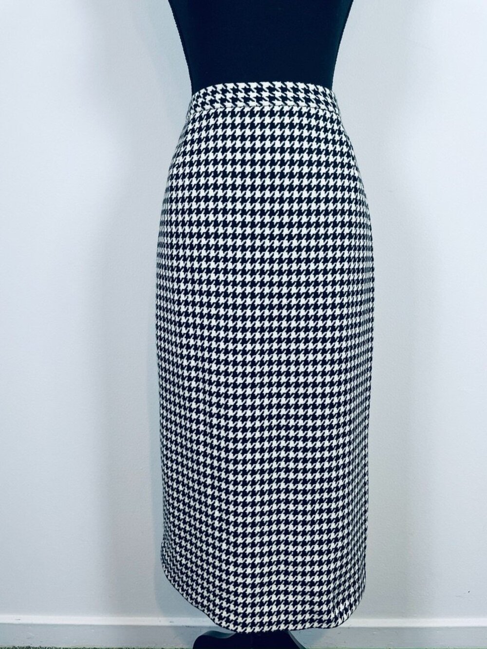 ANNE KLEIN Vintage for I. Magnin black and ivory houndstooth midi skirt